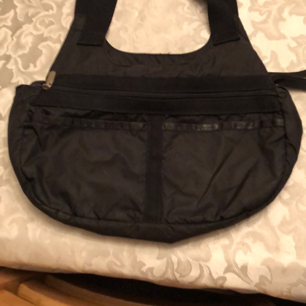 WOMANS PURSE